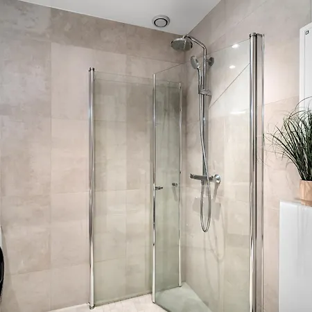 Arctic - Perfectly Located In The Main Street 公寓 *